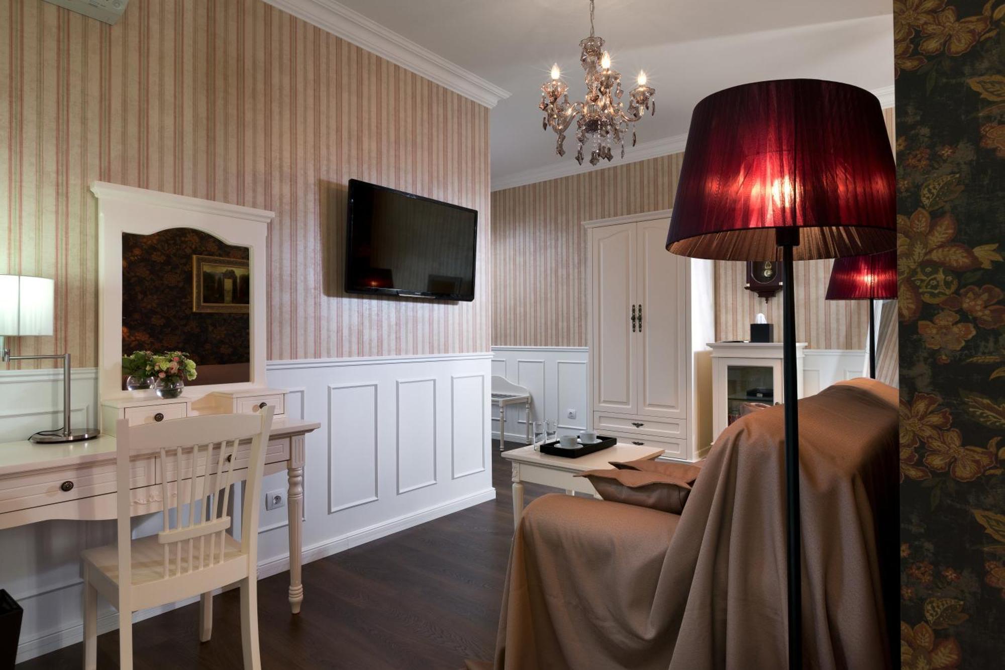 De Gaulle Boutique Hotel Kharkov Ngoại thất bức ảnh