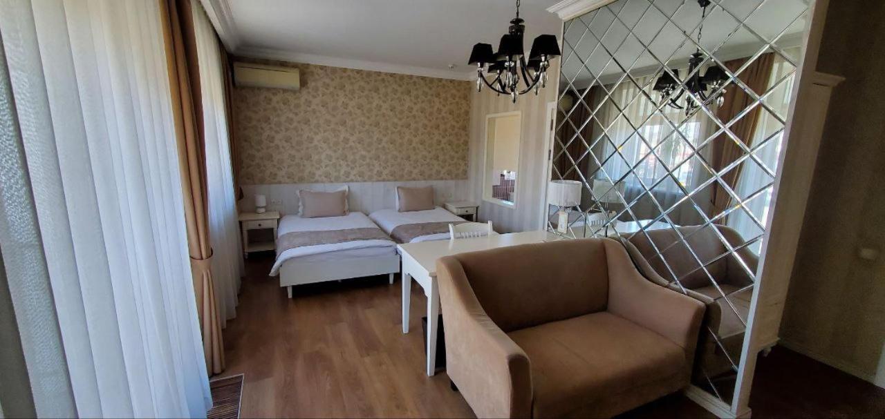 De Gaulle Boutique Hotel Kharkov Ngoại thất bức ảnh