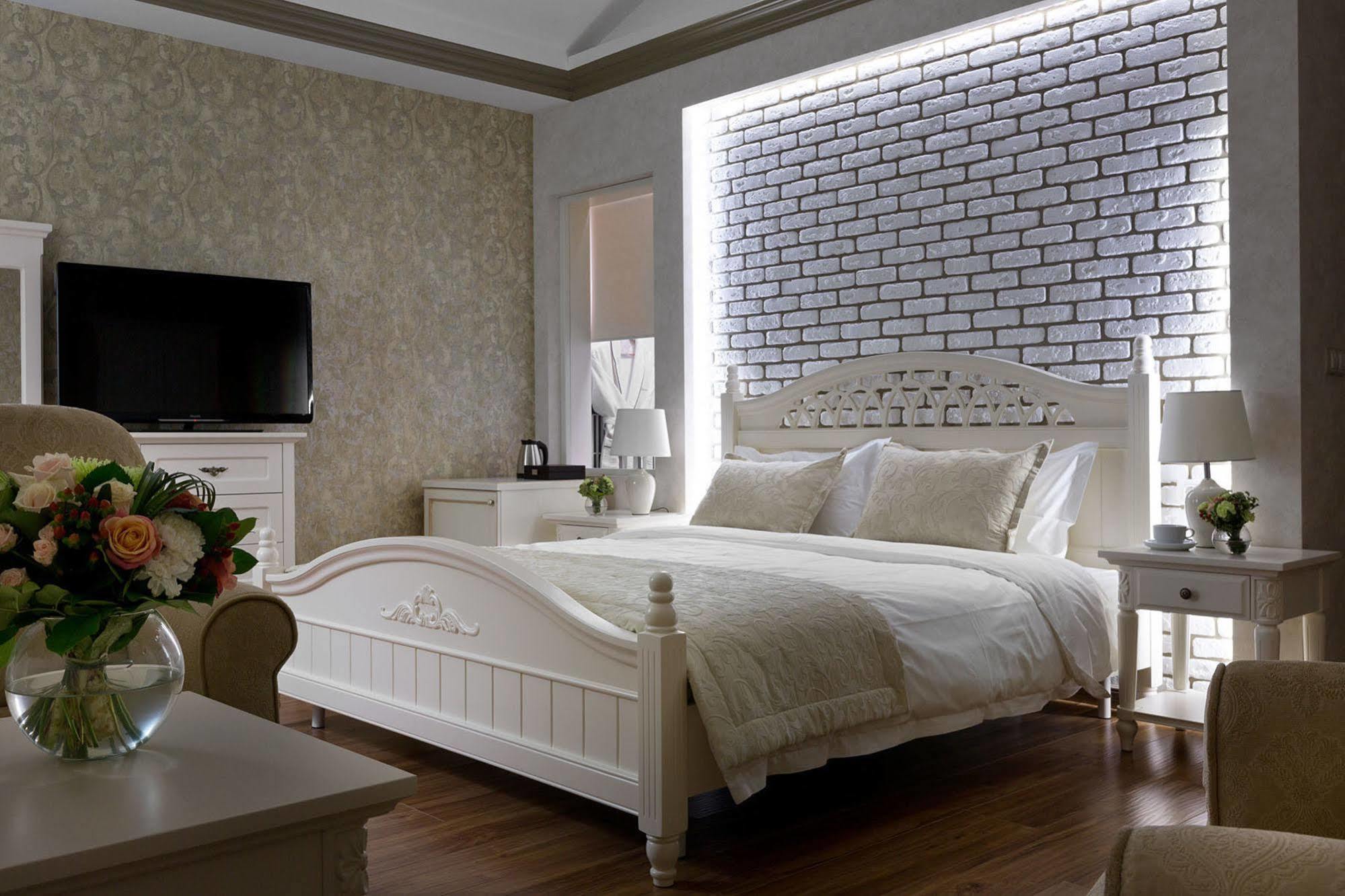 De Gaulle Boutique Hotel Kharkov Ngoại thất bức ảnh