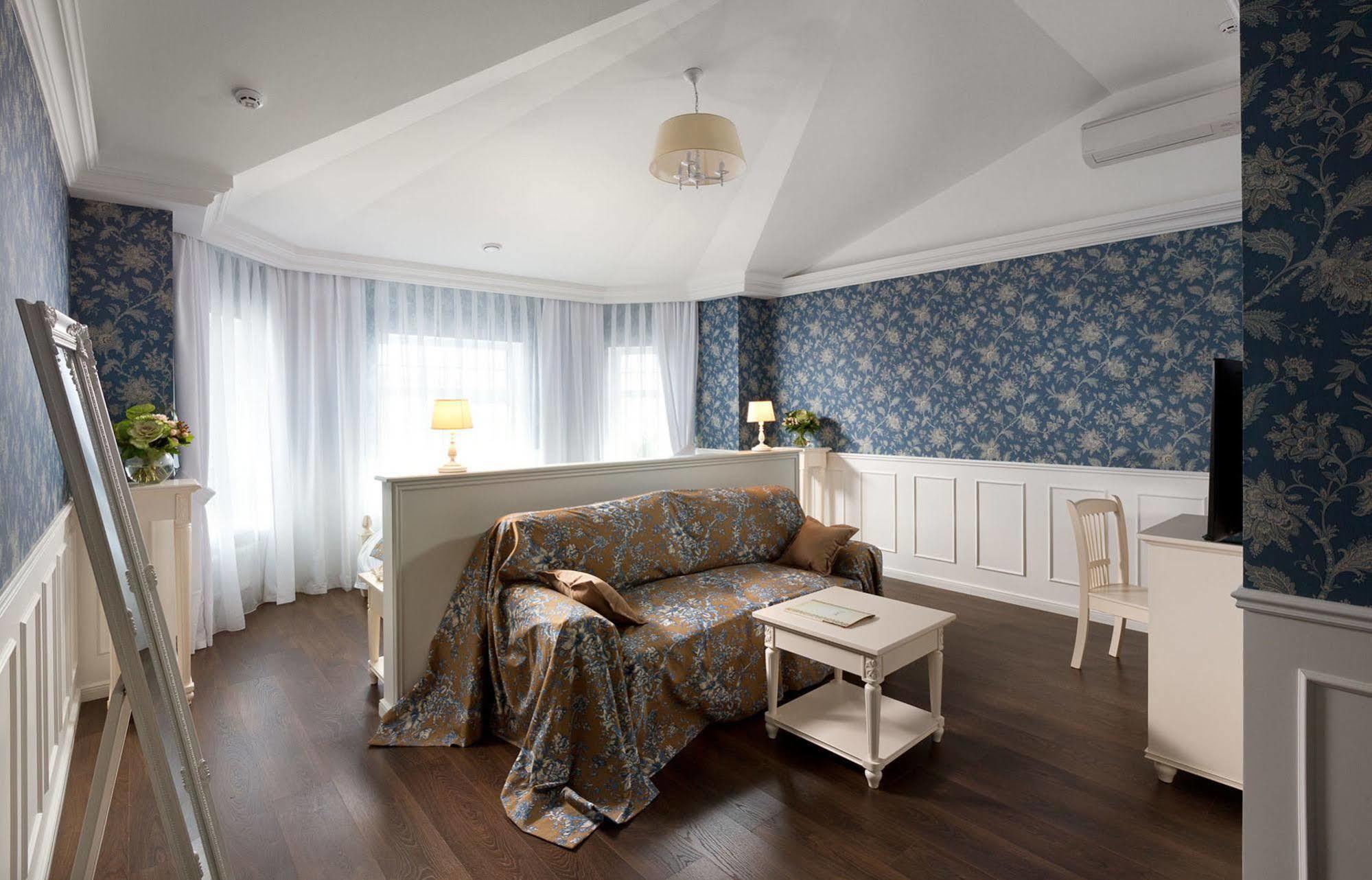 De Gaulle Boutique Hotel Kharkov Ngoại thất bức ảnh