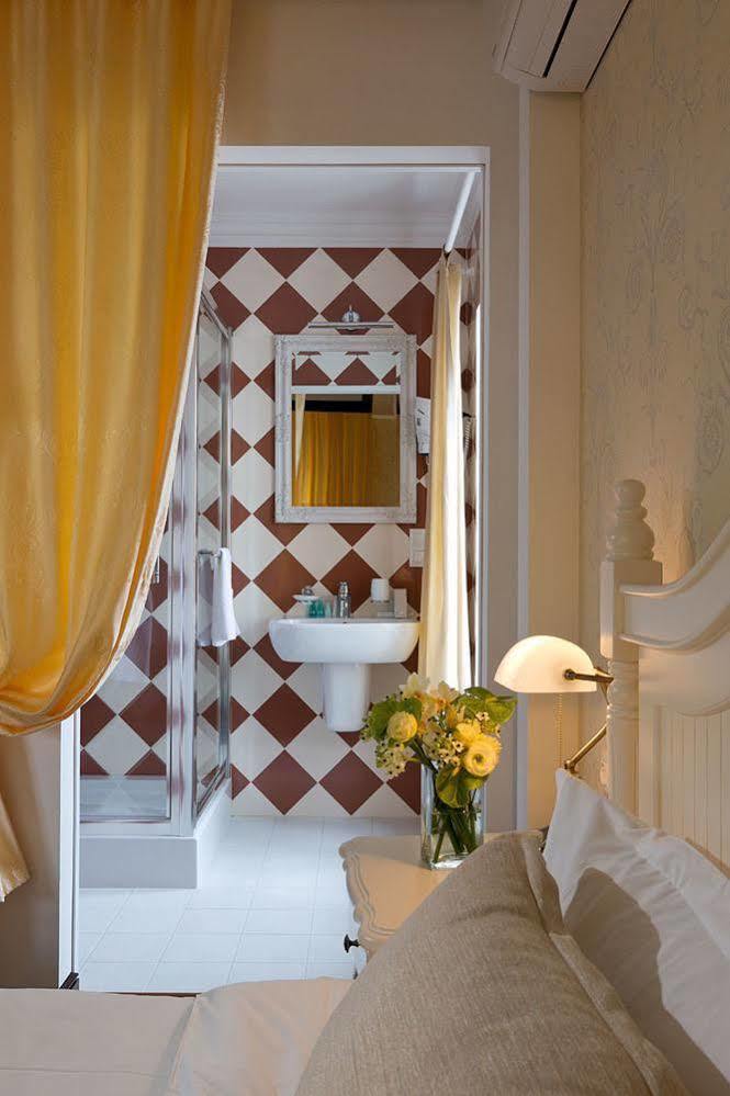 De Gaulle Boutique Hotel Kharkov Ngoại thất bức ảnh
