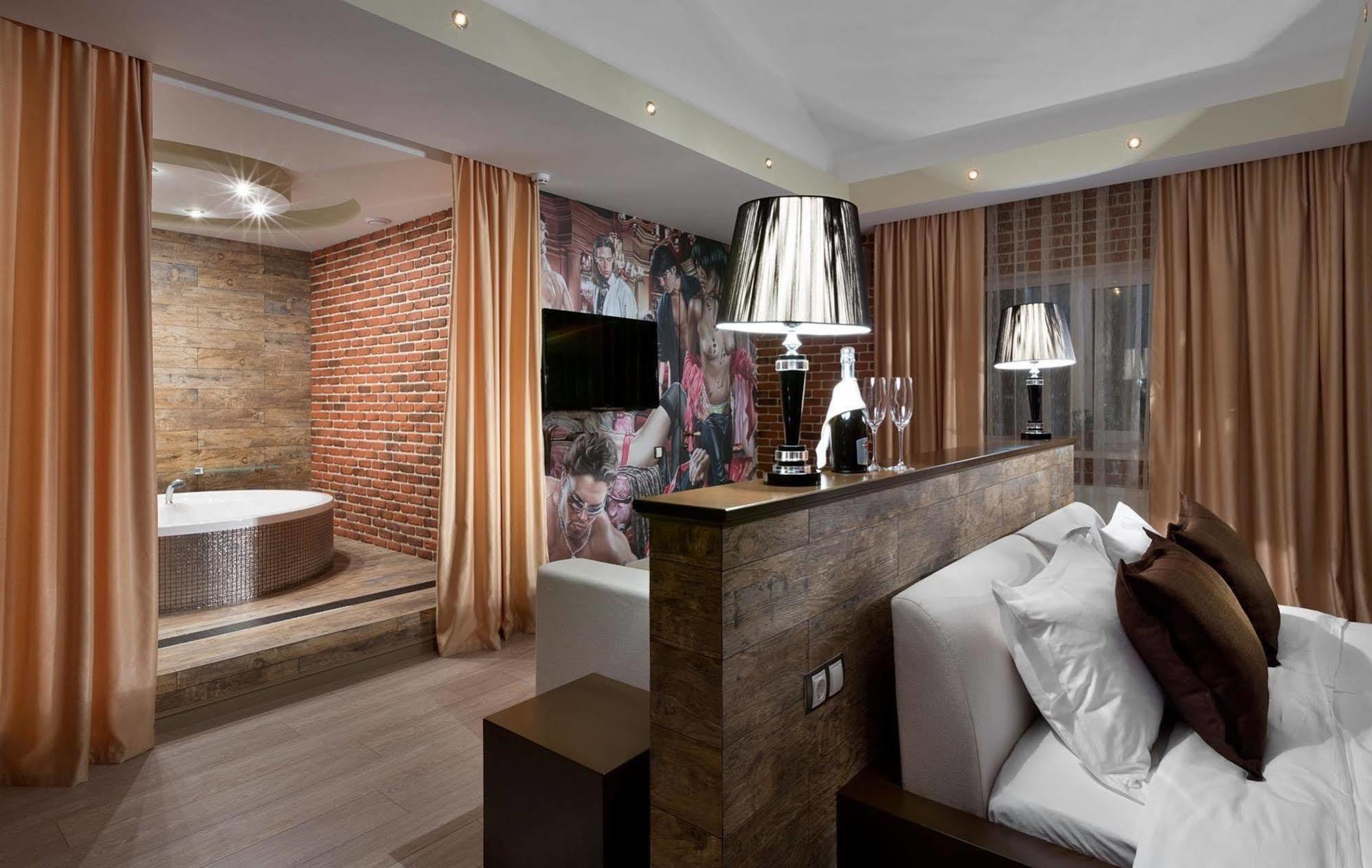 De Gaulle Boutique Hotel Kharkov Ngoại thất bức ảnh