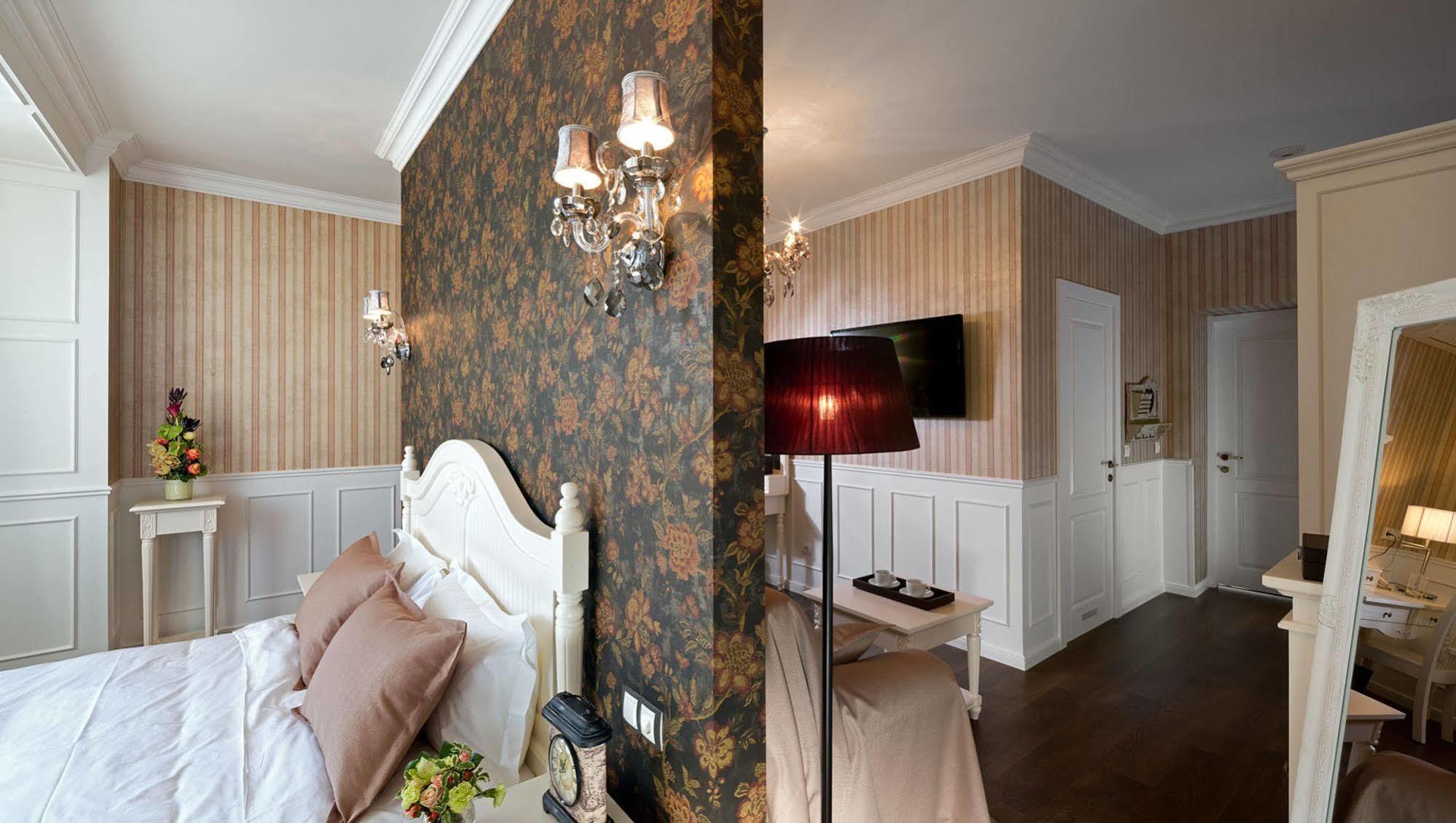 De Gaulle Boutique Hotel Kharkov Ngoại thất bức ảnh